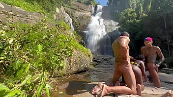 bastidores amateur com pretinha skinny slut anal 🔥🍑 veja tudo no red