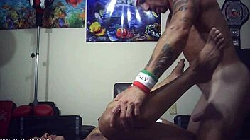 glasses cam screams as italian machine pounds her pussy backstage