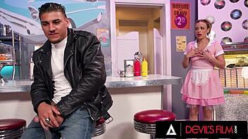 Anna Claire Clouds Finishes Customer's Masturbation Job