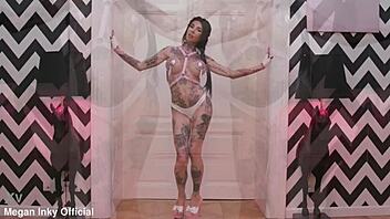 Brunette Anal Queen Gapes Huge Juicy Ass Monster Black Dildo Toys