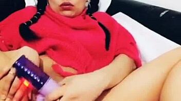 Latina squirts wildly on hardcore dildo ride