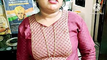 Indian desi mom gets hardcore doggystyle pounding from horny neighbor boy 🔥🍑