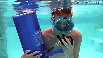 Minnie manga underwater dildo blowjob tease