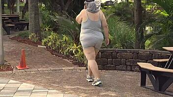 FAT ASS BBW MILF GETS PUSSY POUNDED AND CREAMPIED OUTDOORS!