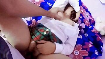 Innocent amateur convinced for deep anal creampie homemade