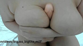 Big tits babe spits on her huge naturals for epic titty fuck 💦🍆