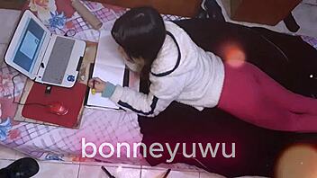 Bonneyuwu Bed Ass Flash While Studying