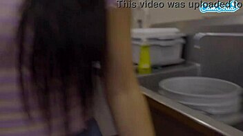 एमेच्योर बेब बड़ी चुचियां फ्लैश कर BBC चूसी पब्लिक चुदाई बीबीसी चूसना