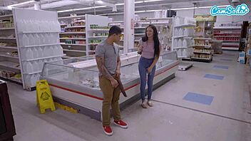 amateur babe flashes big tits sucks bbc fucked public