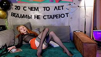 Girl In Beautiful Lingerie Cums From Vibrator Overload