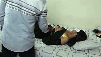 Hot Indian Bhabhi Roleplay Fuck in Saree Bedroom