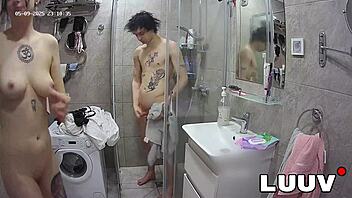 luuv this webcam couple's steamy shower flashing homemade teen tits 😏🚿💦