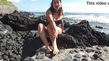 hidden foot fetish tease from curvy seductress on crowded beach