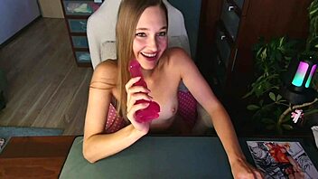 fitness babe trembles with ecstasy sucking cock and cumming juicy on webcam stream