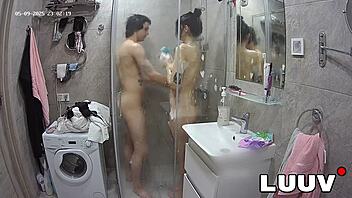 luuv this webcam couple's steamy shower flashing homemade teen tits 😏🚿💦