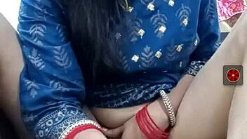 Watch Sexy Indian Girl's Live Hardcore Fuck!