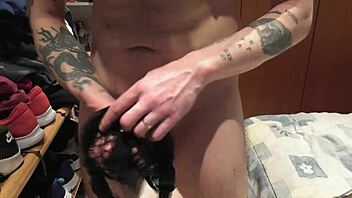 nothing turns me on like stroking to my mature lover's sexy tattooed panties 😏💦