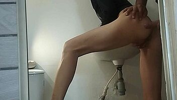 culiando primastra motel baño 🔥😈 homemade gay