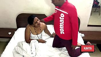 Desi Kavita dances seductively before homemade indian sex