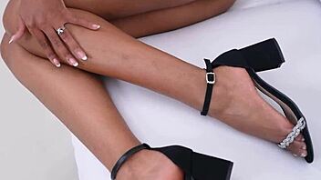 Indian Slut Takes Monster Cock Deep in Ass Screaming Orgasm!