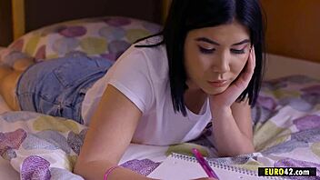 oh cute brunette lady dee, your kinky pounding by that big cock looks amazing