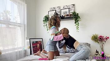 Mature milf's big clit pussy lips devoured in lesbian wet kiss frenzy