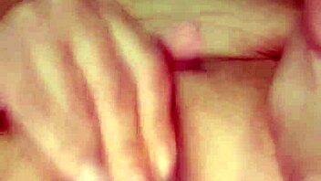 sammie spreads legs for intense pussy licking