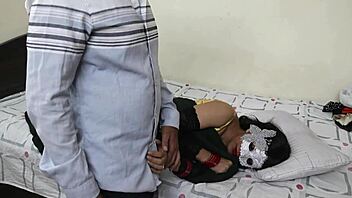 Hot Indian Bhabhi Roleplay Fuck in Saree Bedroom