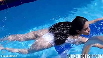 helen star flaunts big tits in sexy pool swimwear