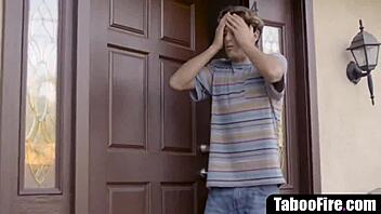 Milf Tricks Amnesiac into Brutal Deepthroat Pounding