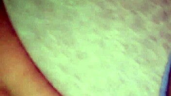 sammie spreads legs for intense pussy licking