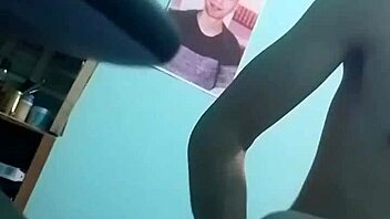 couple's webcam tease in thong panties show