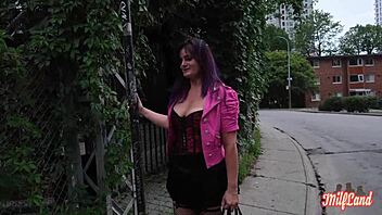 Mélanie's playful Québecoise adventure begins part 1