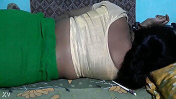 desi aunty bends over flashing juicy homemade ass