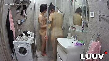 luuv this webcam couple's steamy shower flashing homemade teen tits 😏🚿💦