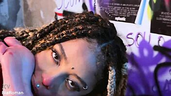 im dying to lick and suck your sexy toes goddess