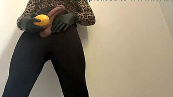 Watch me fuck ripe papaya first time it felt so damn good