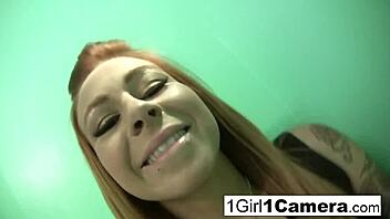 Sexy Scarlett Pain teases her pussy up close solo