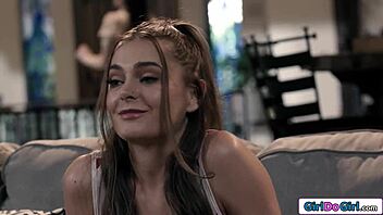 oops! stepdaughter accidentally vibes stepmom to squirting orgasm 👅💦