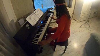 milfycalla compiles latina fetish blowjobs in big ass shorts