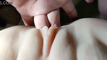 she fingers her shaved pussy close up 😘