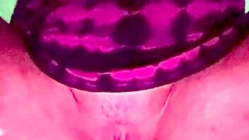 i show off my big clit puffy pussy