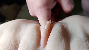 she fingers her shaved pussy close up 😘