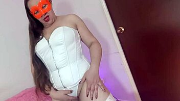 Latina curvy milf huge cameltoe rough doggystyle fucking