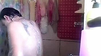 i spied on my friend's hot fat milf masturbating wet pussy