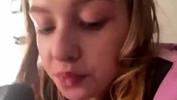 bbw teen masturbates wet pussy in taxi mall