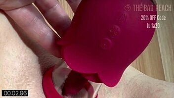 this tiny toy sucks my soul out squirting 😩💦🔥.