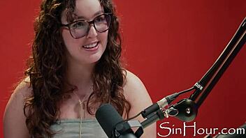 Nerdy cutie Leana Lovings bares all prettily