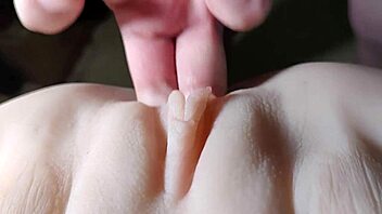 she fingers her shaved pussy close up 😘