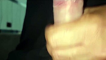 ansima e geme un cazzo grosso in primo piano finale